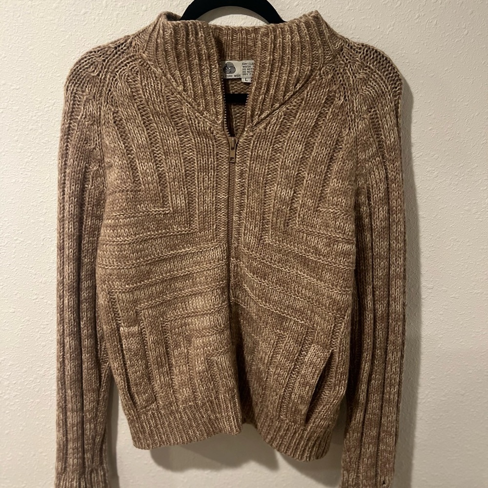 100% lambswool zip up sweater